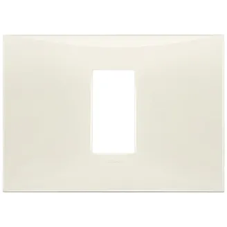 Rama, 1, modul, central, (se, monteaza, pe, suport, de, 3M), plastic, Glossy, alb, fildes, Vimar, NEVE, UP, 09671.02 - imaginea produsului 09671.02 din categoria Vimar NEVE UP